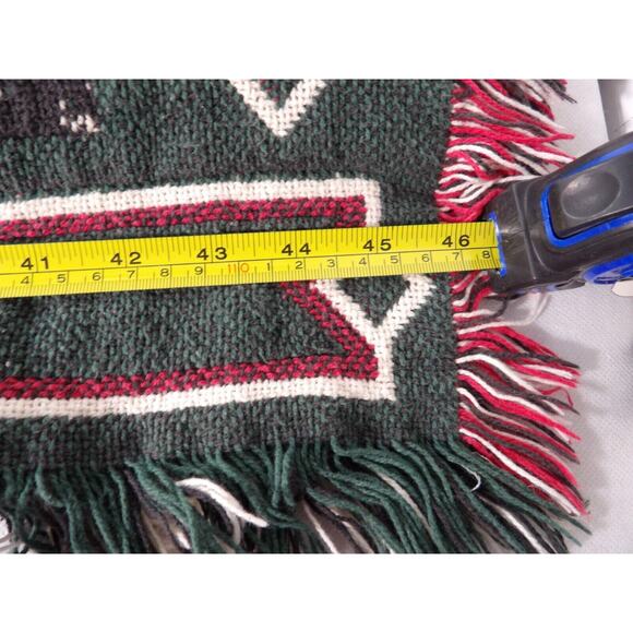 Tapestry Throw Blanket Christmas Santa Claus Red Green Holiday - Picture 7 of 9